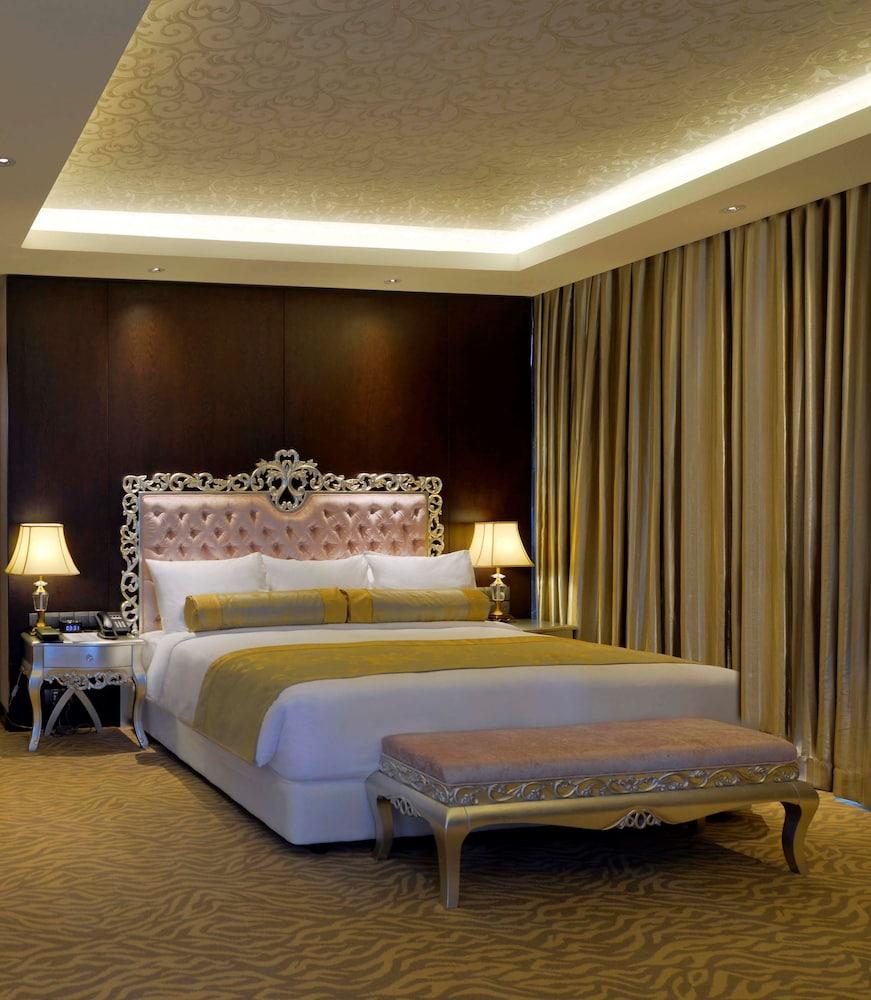 Radisson Blu Chattogram Bay View Chittagong Exterior photo