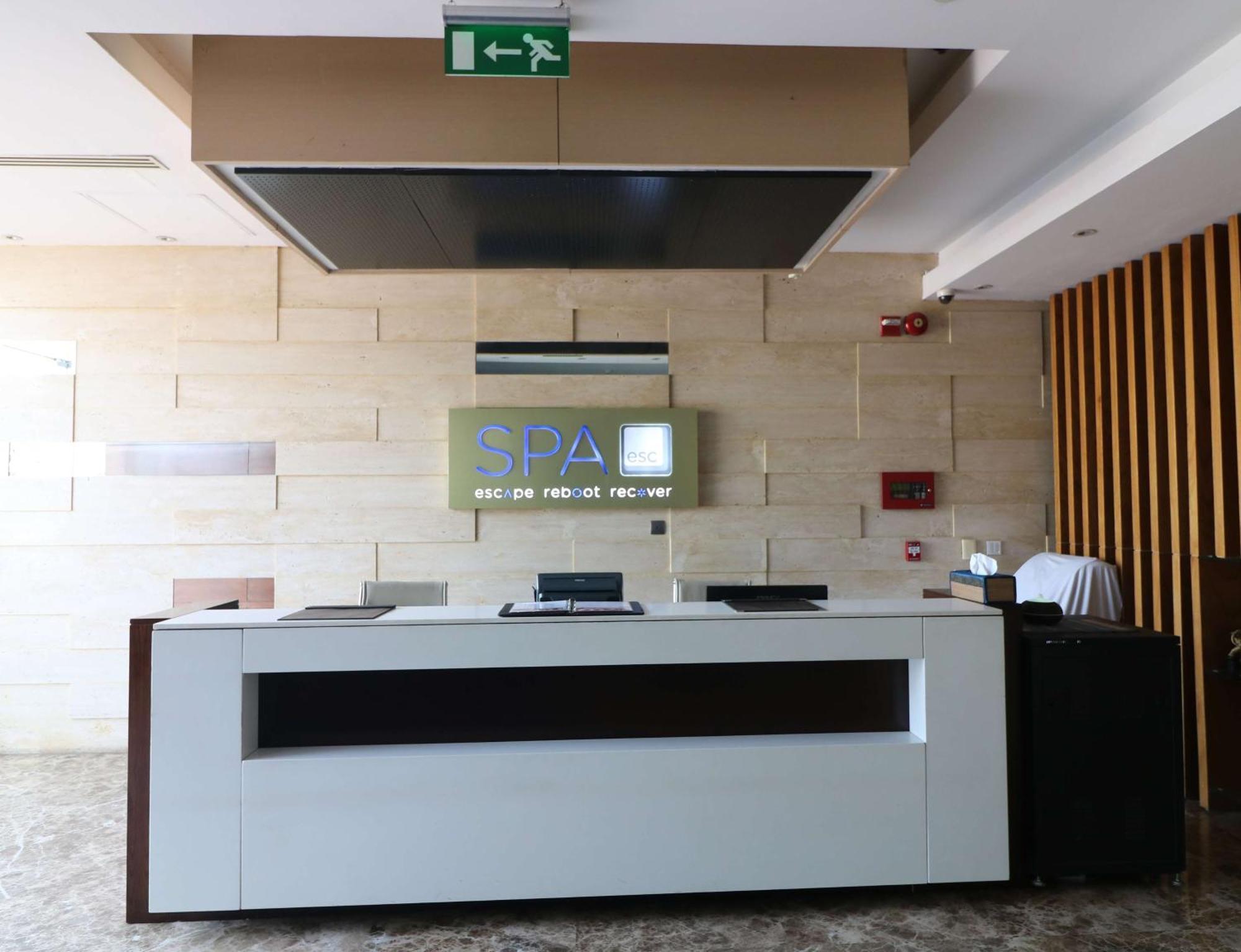 Radisson Blu Chattogram Bay View Chittagong Exterior photo