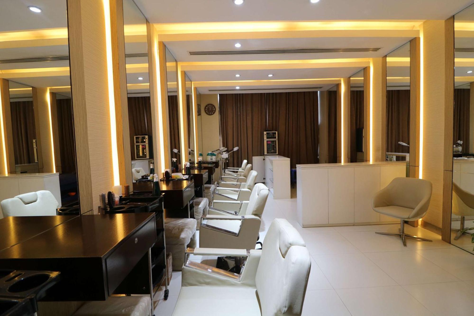 Radisson Blu Chattogram Bay View Chittagong Exterior photo
